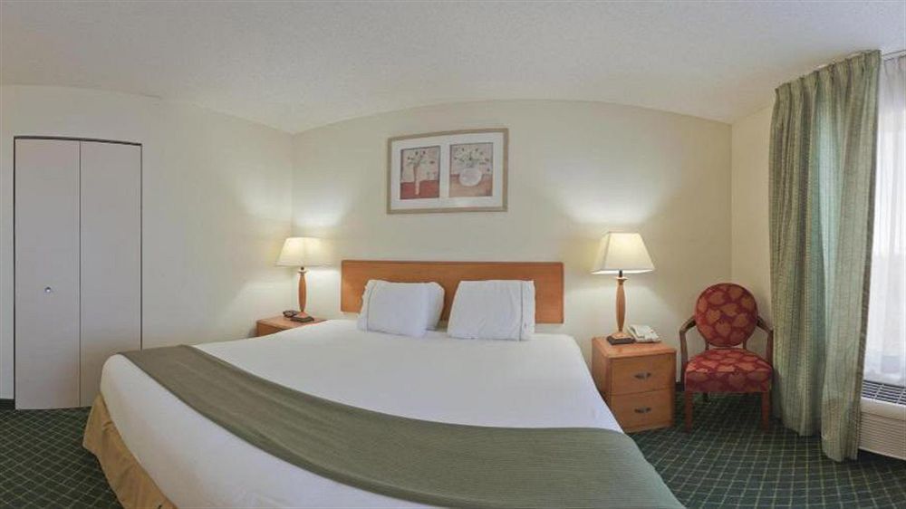 Holiday Inn Express New Orleans East By Ihg Buitenkant foto